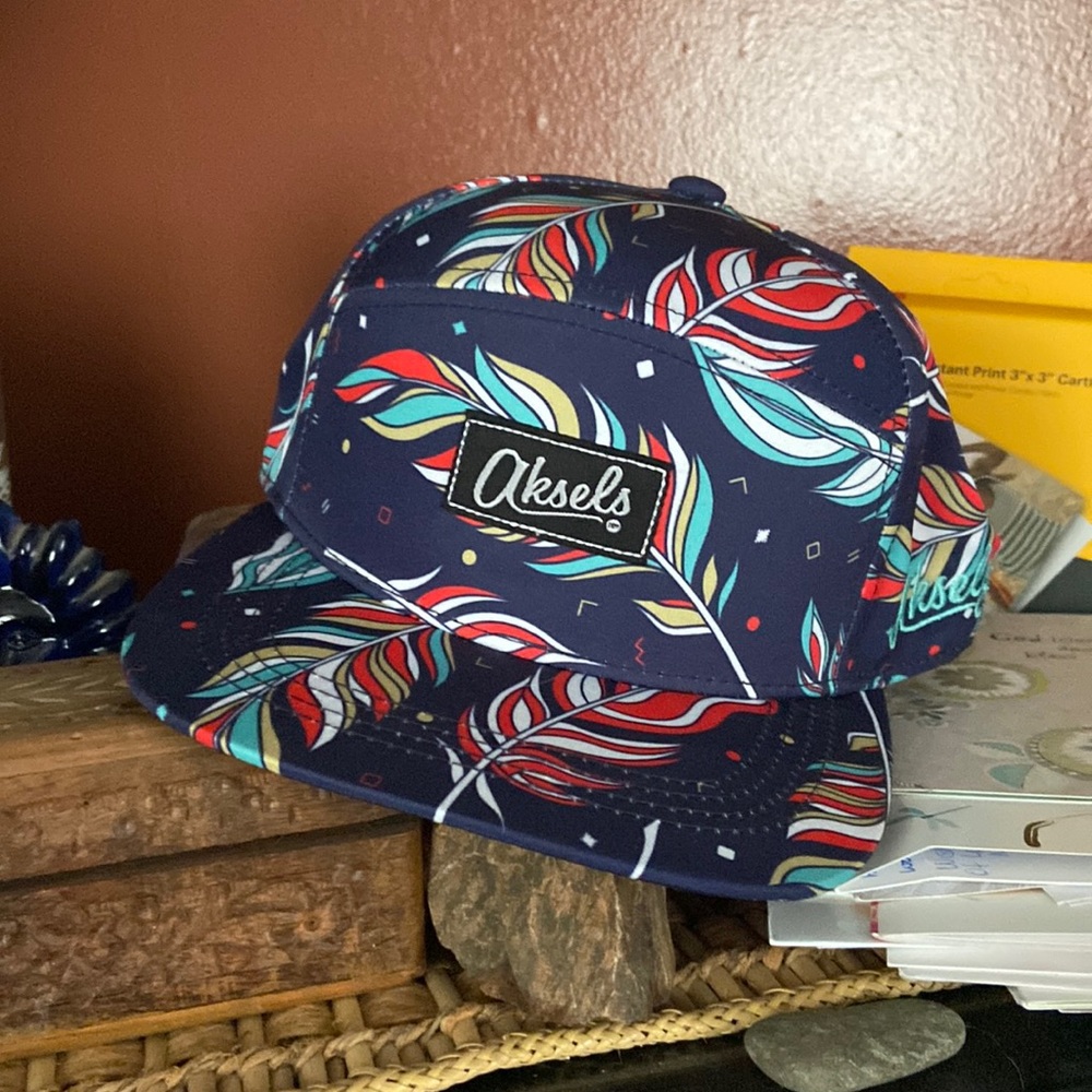 Aksels Feather print SnapBack